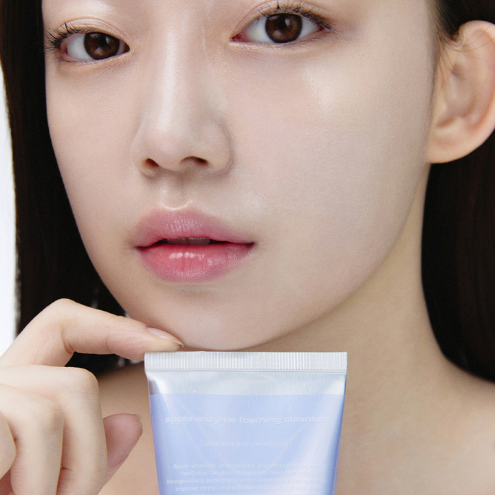 glow apple enzyme foaming cleanser