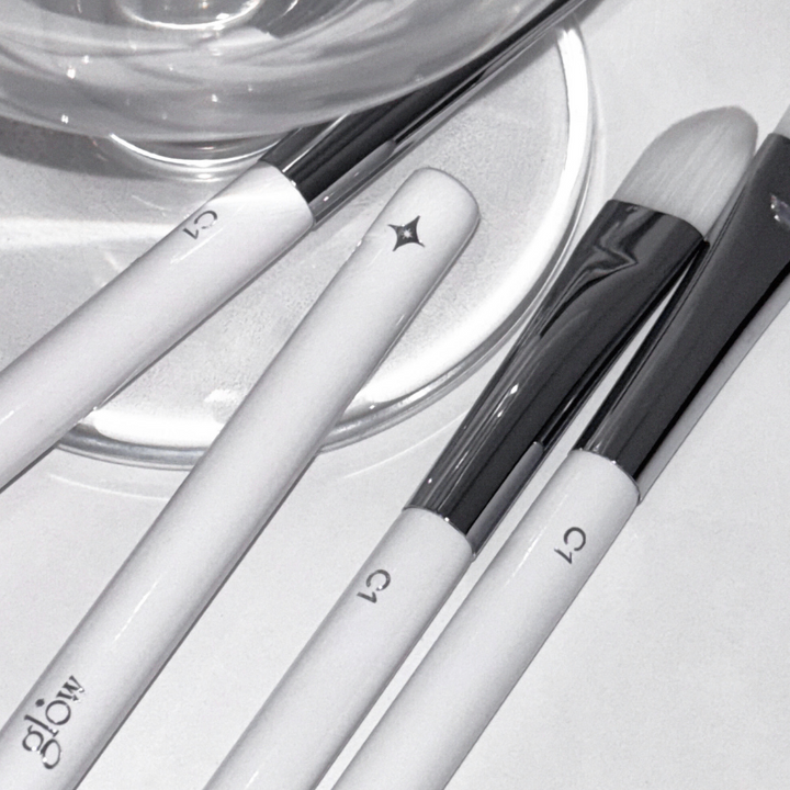 glow flat concealer brush 