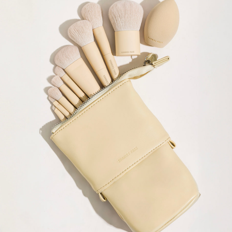 Sunnies Face Extendable Brush Bag
