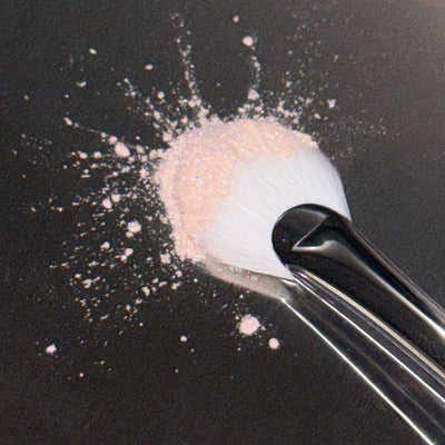 glow tapered highlighter brush #h1
