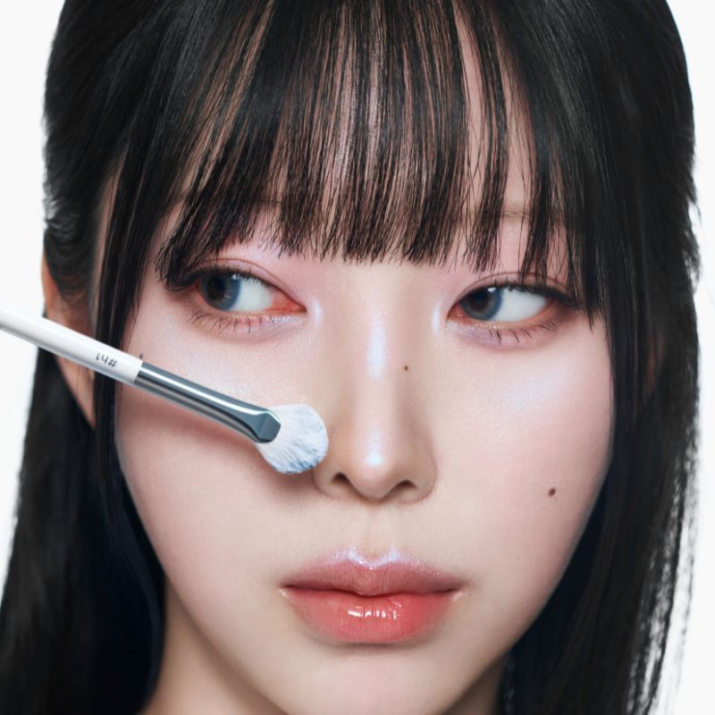 glow tapered highlighter brush 