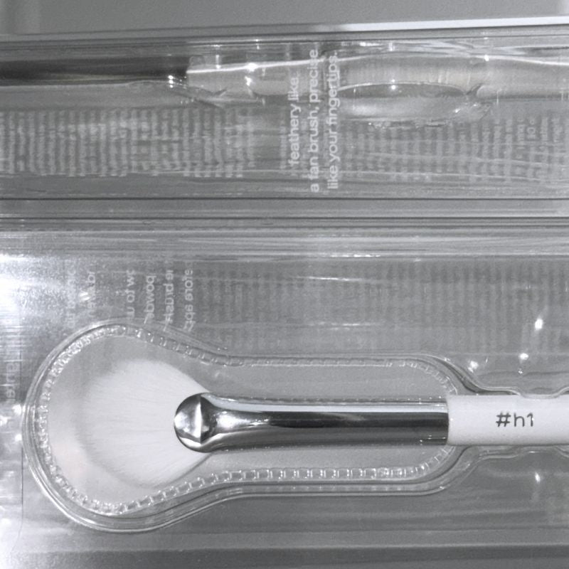 glow tapered highlighter brush #h1