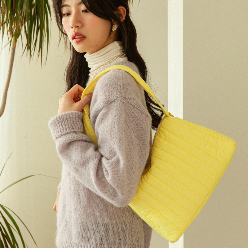 ithinkso Cozy Neat Bag Puffy Lemon