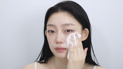 glow apple enzyme foaming cleanser