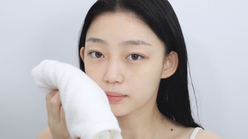 glow apple enzyme foaming cleanser