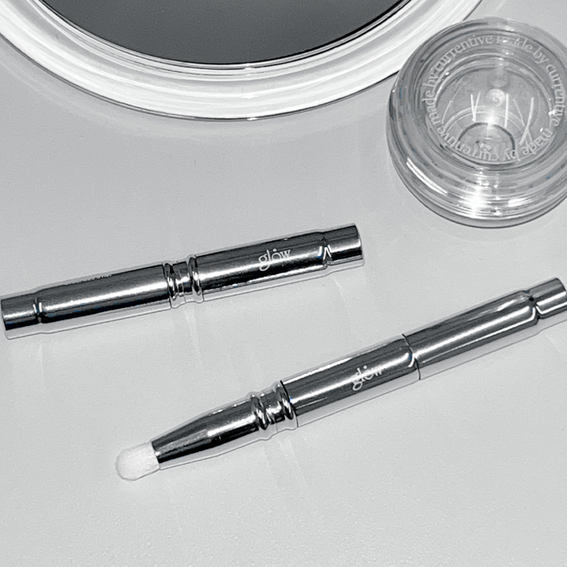 glow portable lip and eye brush