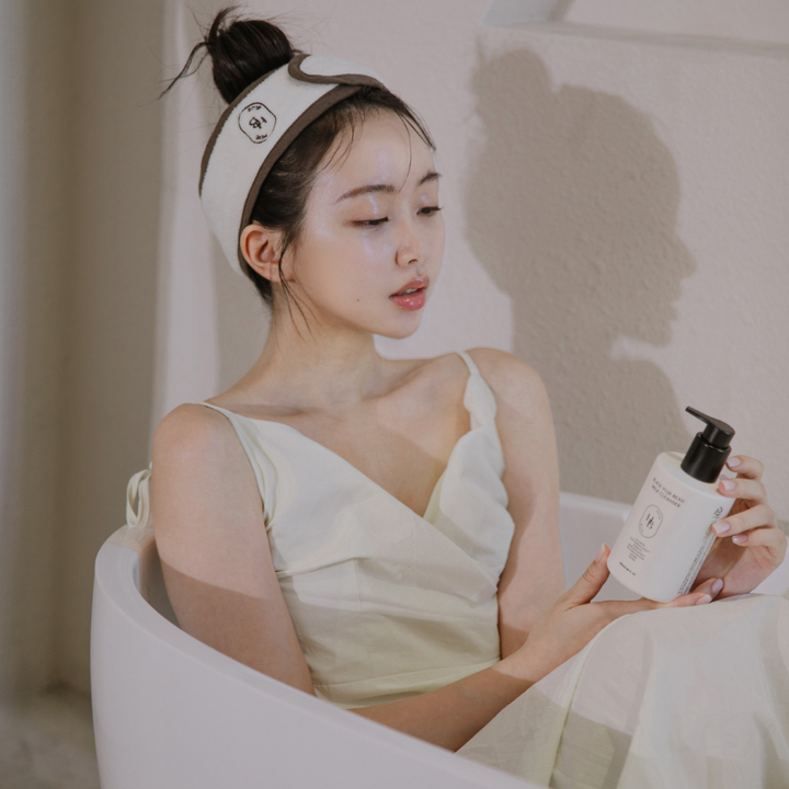 HEVEBLUE Black Yuja Bean Milk Cleanser