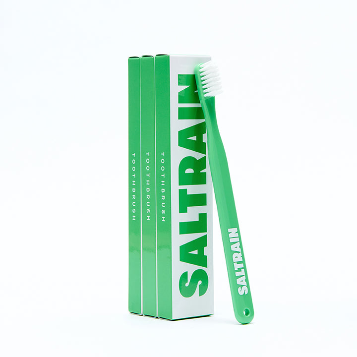 greenwhitetoothbrush2